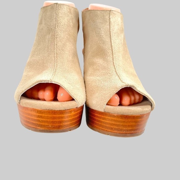 Kenneth Cole NY Suede Open Toe Sandals with Wedge Heels in Cream Women's 8.5 - Picture 6 of 12